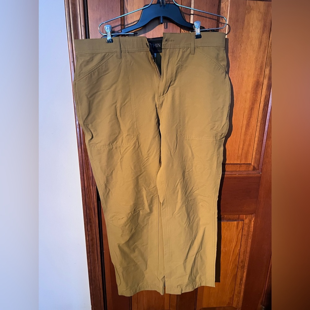 Ascend Explorer khaki pants 38 x 30